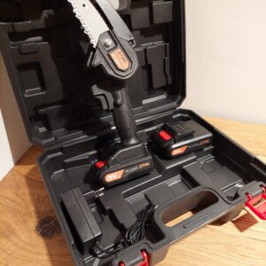 Aku motorna testera lancana + dve baterije 36v - Aku motorna testera lancana + dve baterije 36v