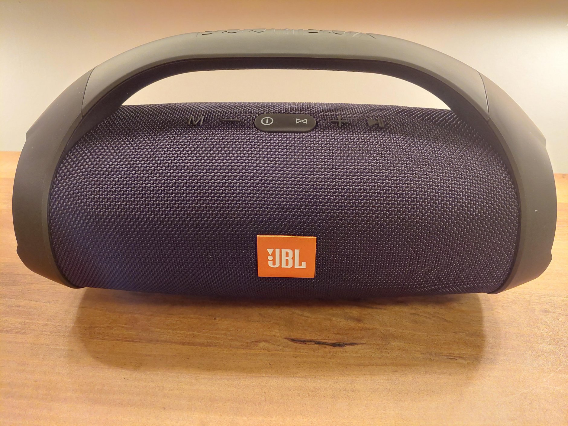 JBL Boombox Bluetooth zvucnik 30 cm USB FM Blutut Powerbank JBL